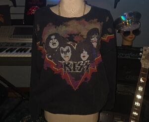 KISS Sweatshir.  Looks Vintage.